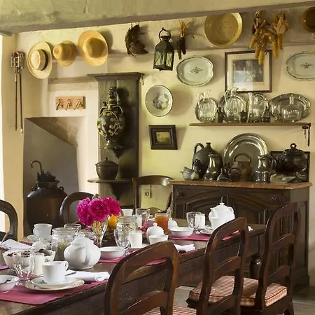 Maison d'hôtes Chateau De Pont-rilly 3*