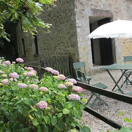 Maison d'hôtes Chateau De Pont-rilly 3*